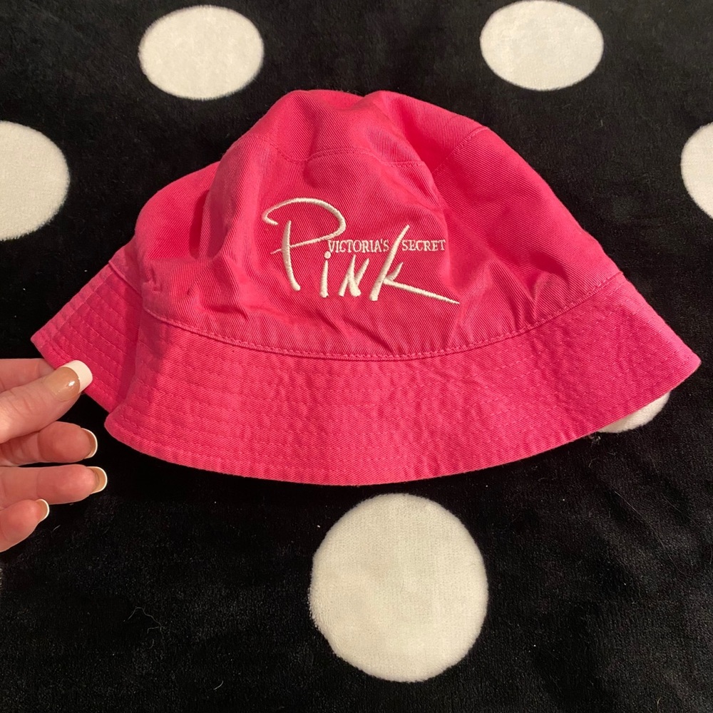 VS Pink reversible bucket hat💕